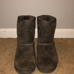 Grey short cut UGGs